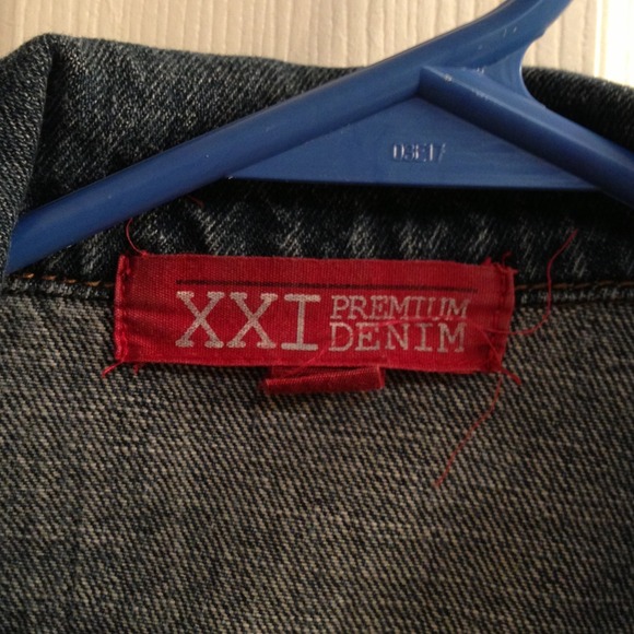 Forever 21 Denim Jacket. - Picture 2 of 3