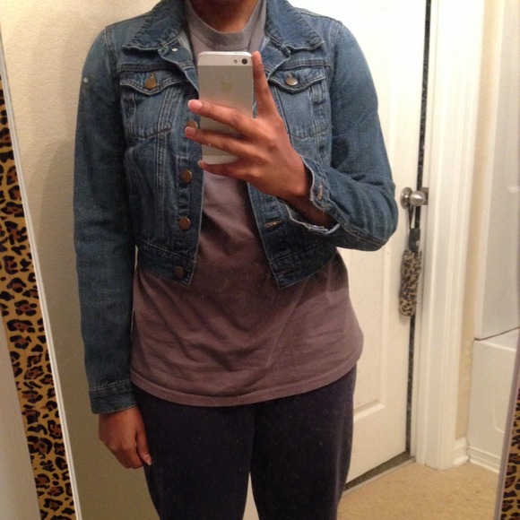 Forever 21 Denim Jacket. - Picture 3 of 3