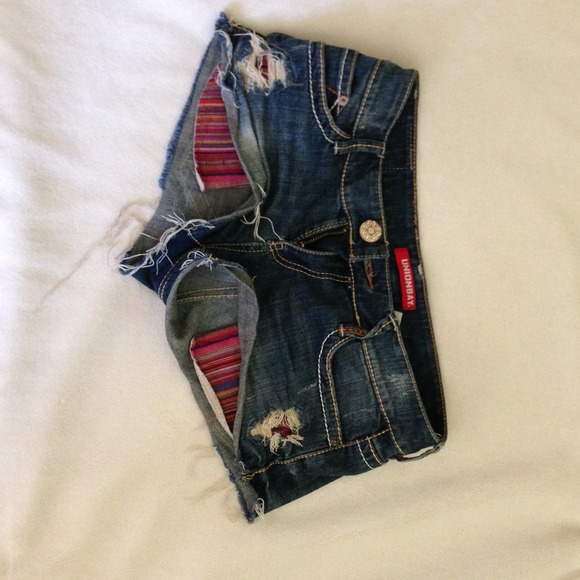 Adorable jean shorts