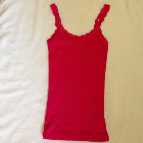Hot pink tanktop