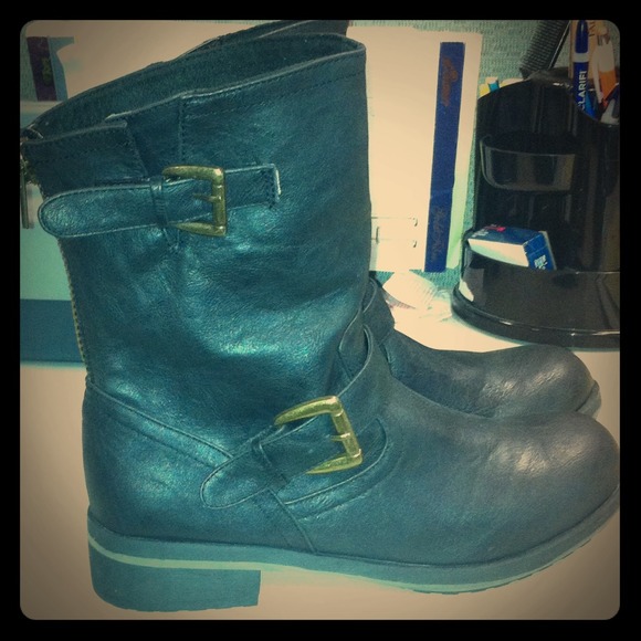 Steve Madden Boots - Madden Girl combat boots