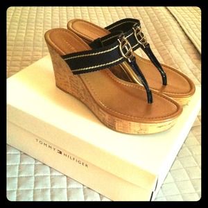 Tommy Hilfiger Navy/Gold wedges