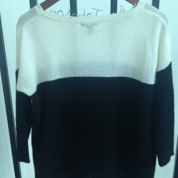 Aqua Cashmere Sweater Gwen Block Boxy Pullover - Picture 2 of 4