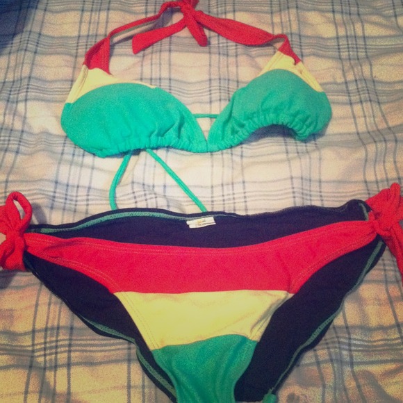 Rasta Swimsuit super cute! ❤💛💚