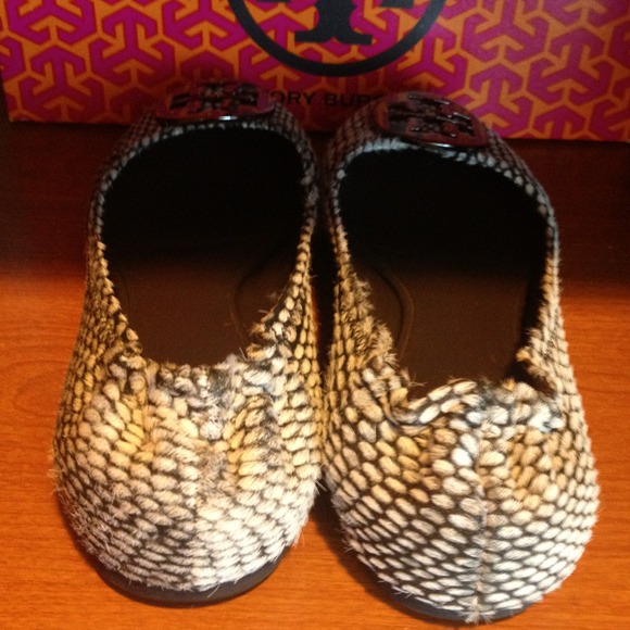 TORY BURCH Calf Hair Flat - Picture 4 of 4