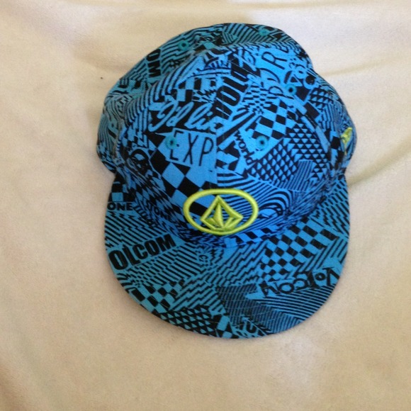 Volcom hat RESERVED
