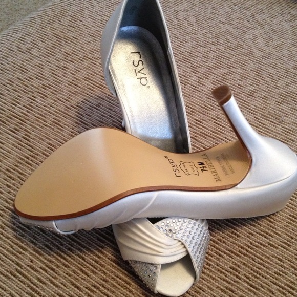 Worn 30 minutes- Ivory pumps with rhinestones - Picture 3 of 3