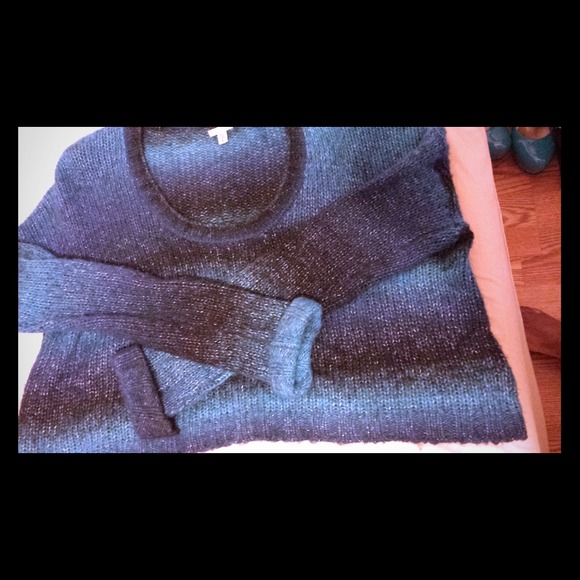 Urban outfitters cropped blue sweater