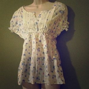 Floral v-neck embroidered top