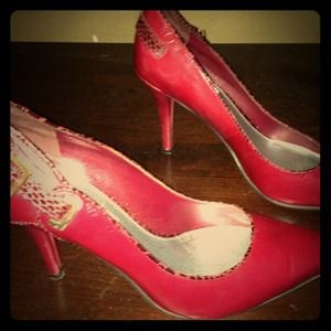 Brand new Bandalino red heels