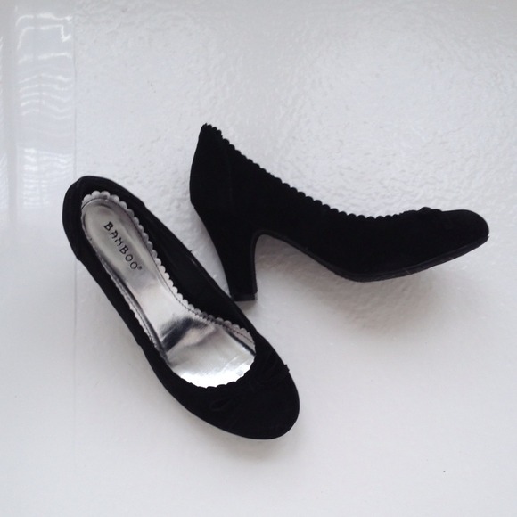 PRICE DROPPED - Never worn black velvet pumps - Picture 2 of 3