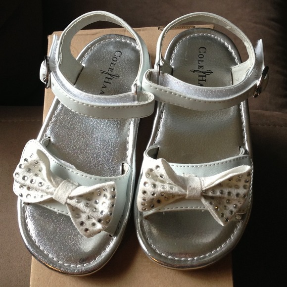 **SOLD**Cole Haan Girls' White Ali Bow Sandals sz8