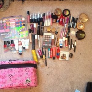HUGE LOT OF MAKEUP 86 ITEMS