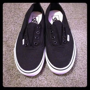 ☆☆☆☆☆Black and White Laceless Vans BUNDLED☆☆☆☆☆