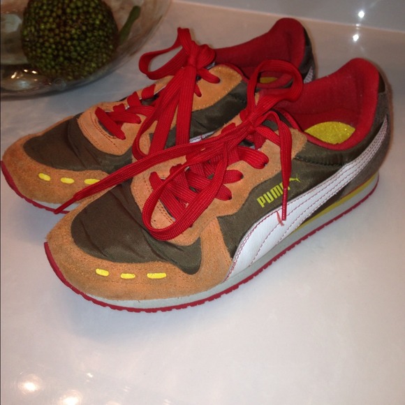 📦SOLD📦 PUMA, SZ7