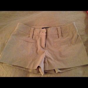 NWOT beautiful Express khaki shorts!