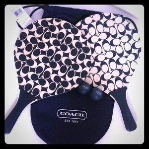 🆕NWT-Coach paddle set - Makes a great gift!🆕