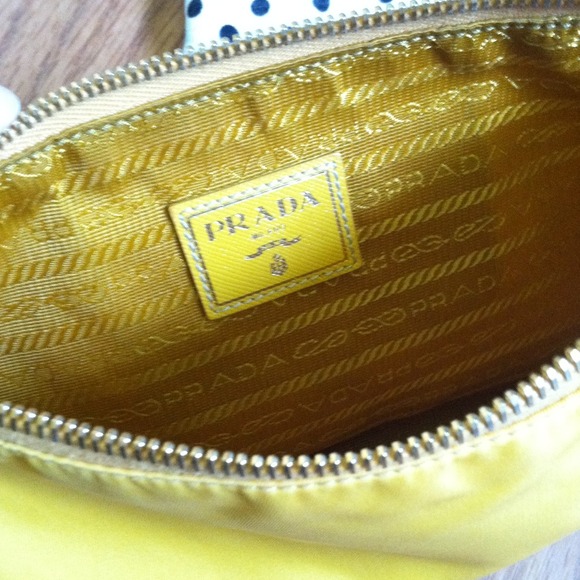 AUTHENTIC PRADA beautiful shoulder bag/clutch! - Picture 4 of 4