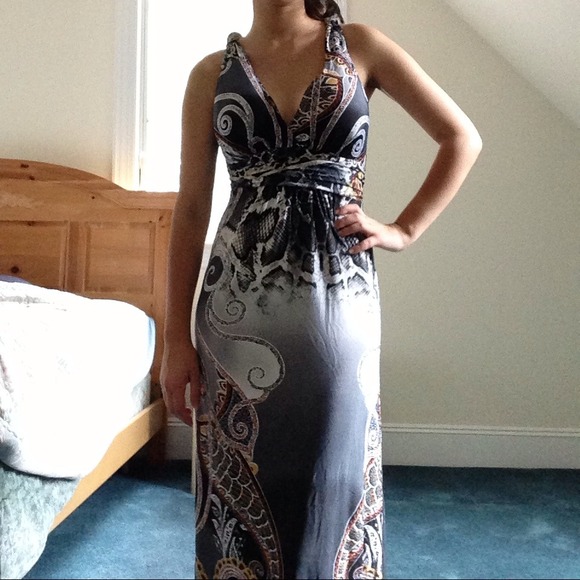 Dresses & Skirts - Cute mermaid style silky maxi dress