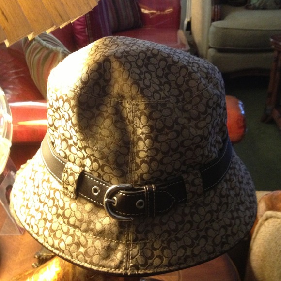 COACH Bucket Hat.