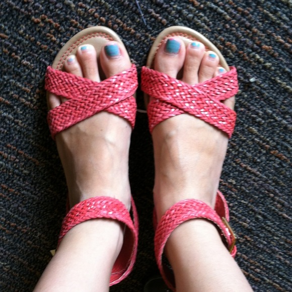 🎀sold🎀Coral colored sandals - Picture 2 of 3