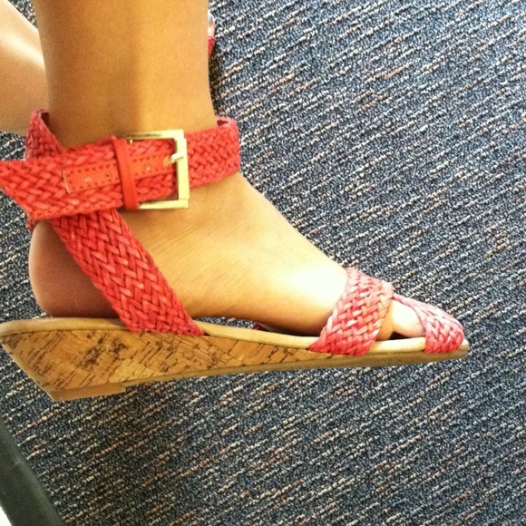 🎀sold🎀Coral colored sandals - Picture 3 of 3