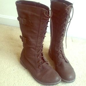 Combat boots