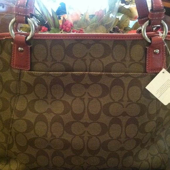 ♦️SOLD♦️Authentic brand New Khaki/Roseberry COACH - Picture 2 of 4