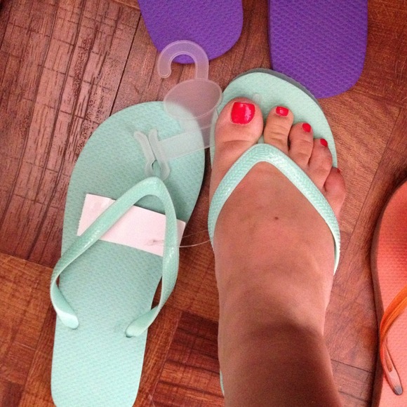 Brand new slippers. Lots of colors - Picture 3 of 4