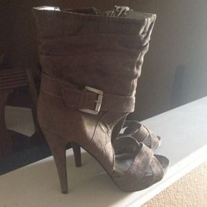 Open-toe booties, size 7 Open-toe booties, size 7