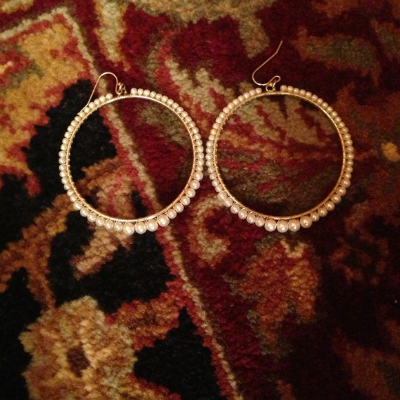 NWOT Faux Pearl Earrings