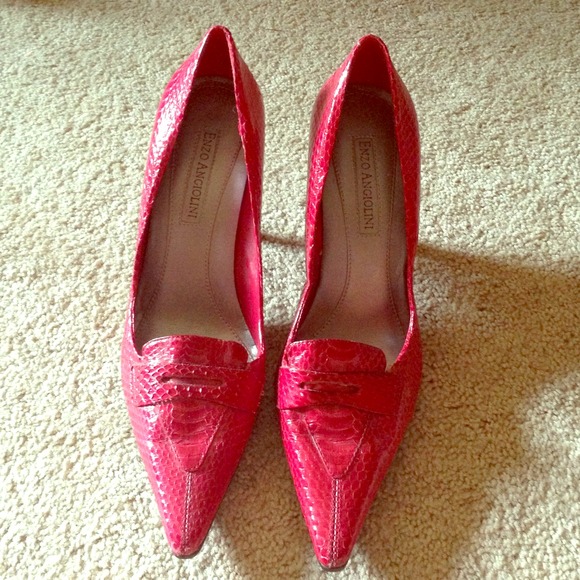 Enzo angiolini pumps