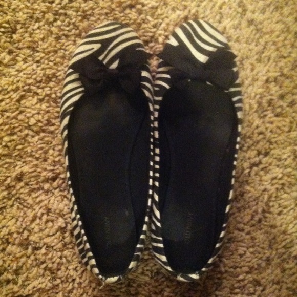 Zebra print flats