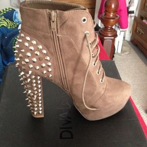 V suede spike heel taupe color shoes