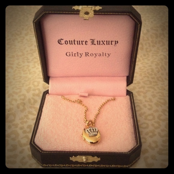 SOLD 🔴Authentic Juicy Couture locket necklace💖🔴