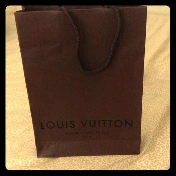 🔴💞Authentic Louis Vuitton shop bag💕🔴