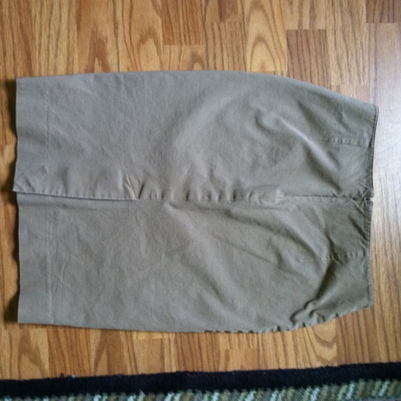 $18 TODAY! BODY BY VICTORIA Khaki pencil skirt! - Picture 4 of 4