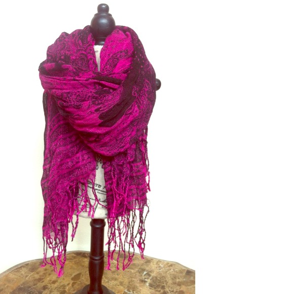 ❤️SOLD❤️Fuchsia Decorative Lightweight Scarf