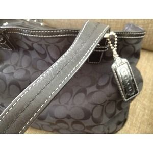 💲💲SOLD!!!💲💲💯% authentic COACH black bag