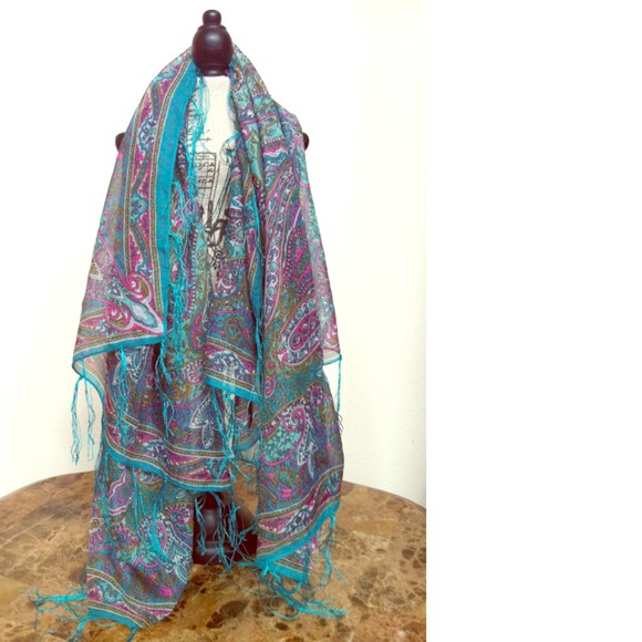 ❤️SOLD❤️Wet Seal Turquoise Blue Lightweight Scarf