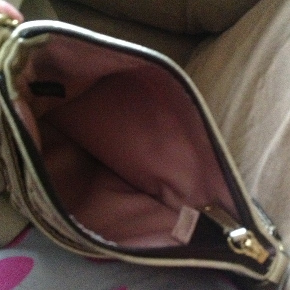 Cross body bag. Authentic. - Picture 3 of 4