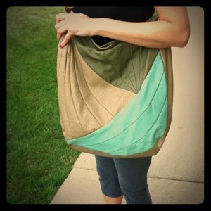 Tulu leather handbag