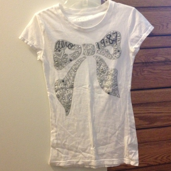 Aeropostale Rhinestone tee-shirt