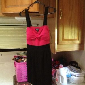 Black/pink bebe dress
