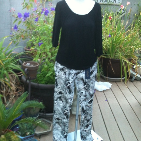 New Islandia Jeggings - Picture 1 of 4