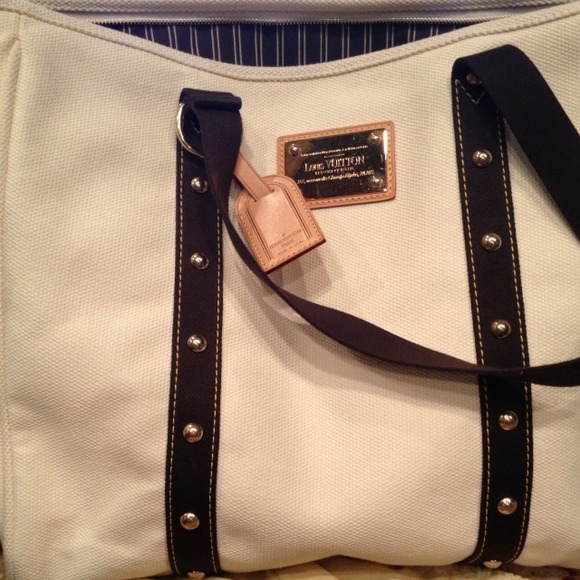 💢SOLD LOCALLY💢Louis Vuitton GM bag
