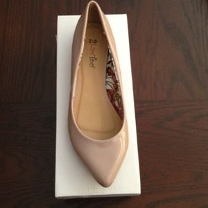 Brand new 2 Lips Too