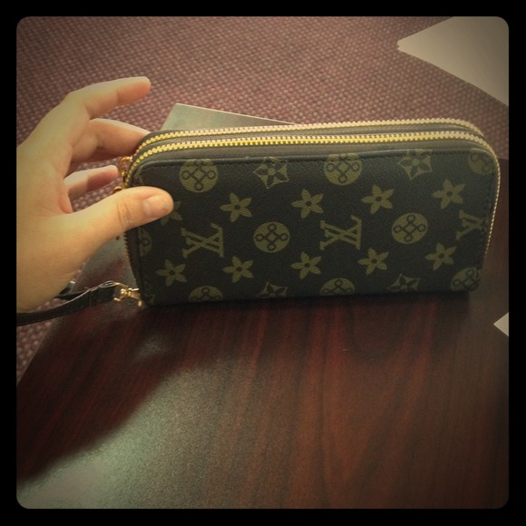 Hold for @sugarpants --Inspired LV zip wallet