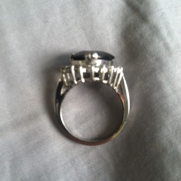 Heart ring - Picture 2 of 4