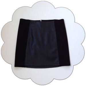 black mini skirt | faux panel | size 5